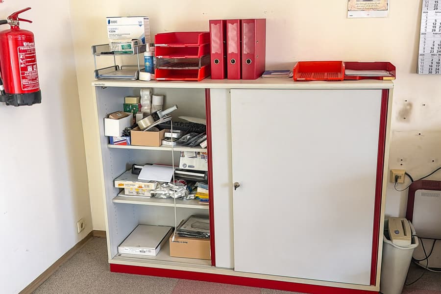 Schrankinhalt: Bürobedarf